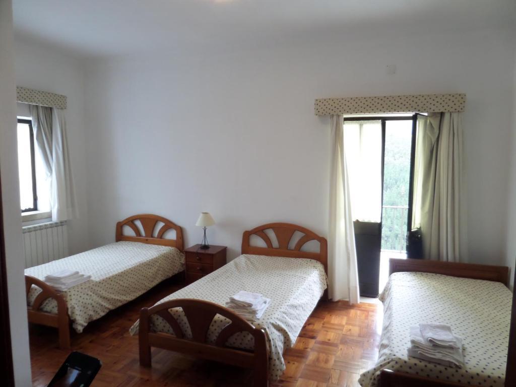 Hôtel Alojamento Local De Pardieiros à Avô Chambre photo